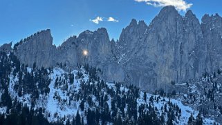 Gastlosen - Passage du soleil dans le trou de Grossmutterloch Rando 2025