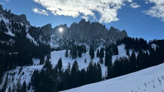 Gastlosen - Passage du soleil dans le trou de Grossmutterloch Rando 2025