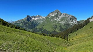 Vanil Noir 2389 m - Dent de Brenleire 2354 m null