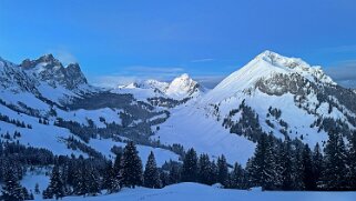 Chalet du Soldat - Dent de Brenleire 2354 m - Vanil Noir 2389 m null