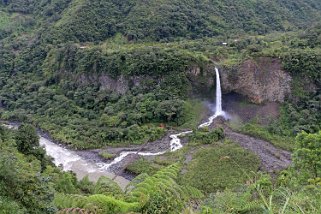 Cascada Manto de la Novia Equateur 2015