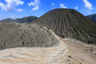 Parc national de Bromo-Tengger-Semeru - Batok 2440 m Indonésie 2017