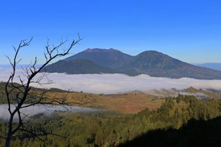 Réserve d'Ijen-Merapi-Maelang - Raung 3332 m Indonésie 2017