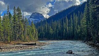 Wapta Mountain 2778 m - Yoho River - Parc National de Yoho null