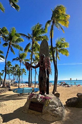 Duke Paoa Kahanamoku Statue - Waikīkī Beach - Oahu Hawaii 2024